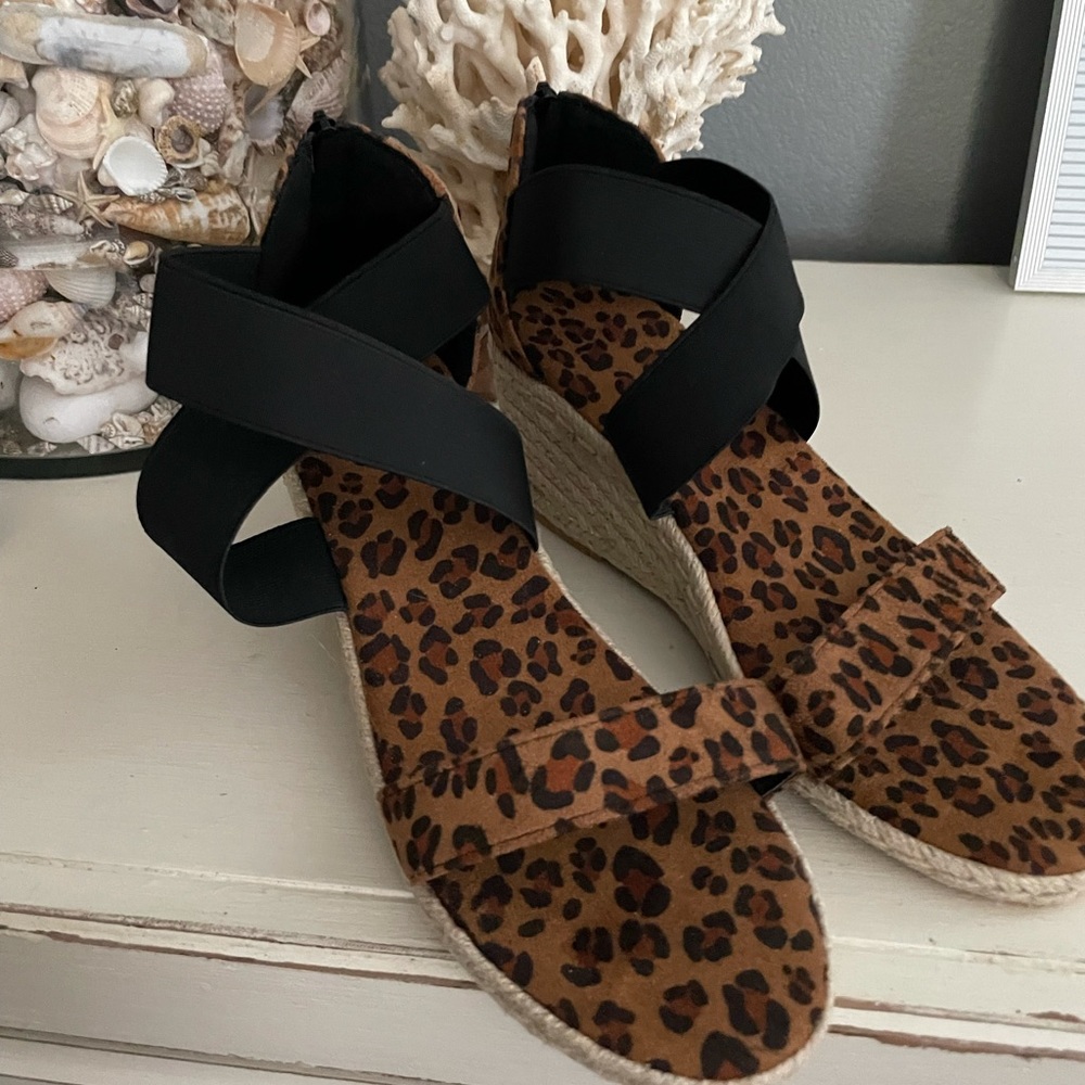 Leopard wedge sandals - Picture 2 of 6